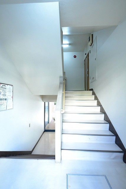 上北沢テラス　共用階段