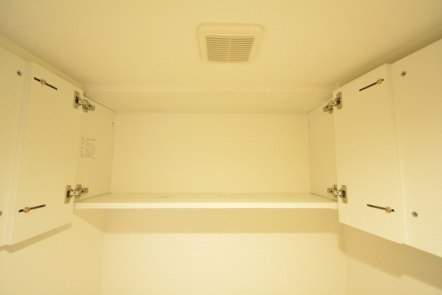 上北沢テラス　トイレ吊戸棚
