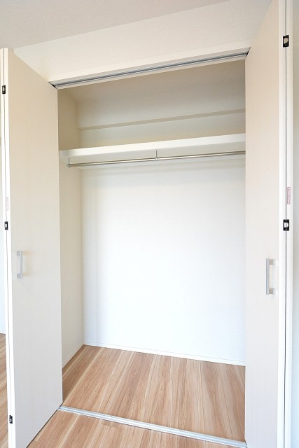 秀和高円寺レジデンス　5.4帖洋室のクローゼット