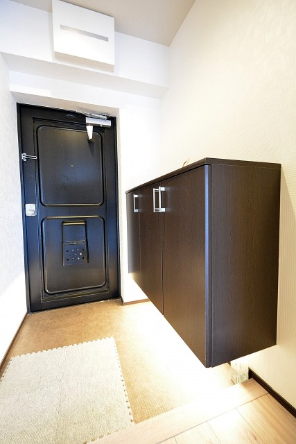秀和高円寺レジデンス　玄関