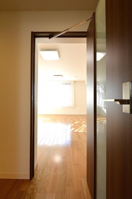 上北沢テラス　15.9帖のLDKドア