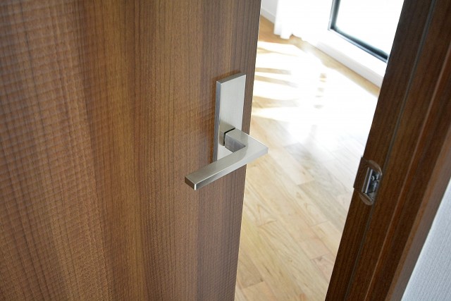 上北沢テラス　6.7帖洋室ドア