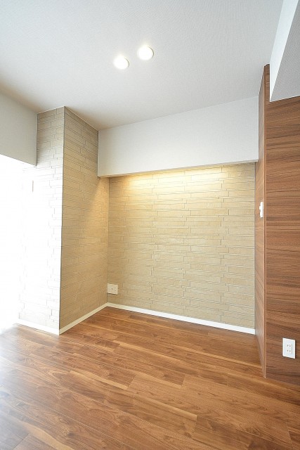 赤坂台マンション　LDKアクセントクロス