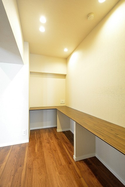 赤坂台マンション　2.6帖のDEN