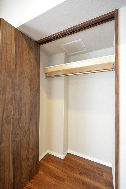 赤坂台マンション　6.1帖洋室クローゼット