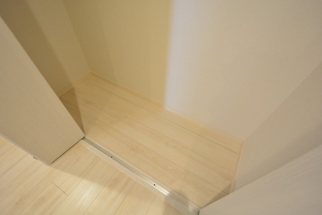 キッチン横洋室収納