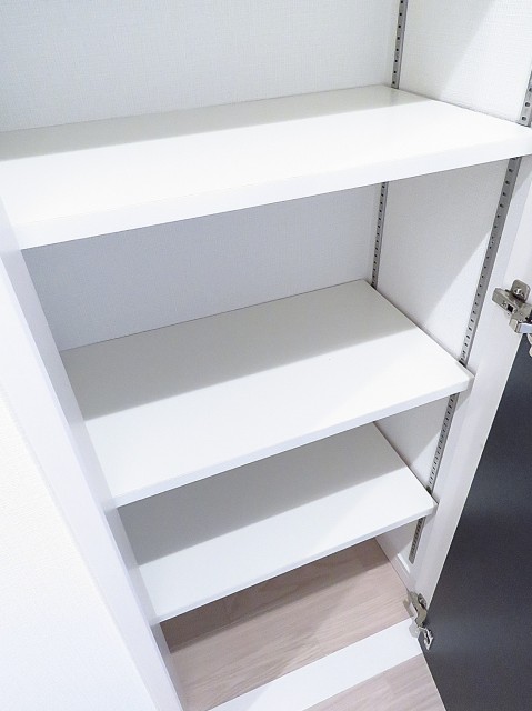 目黒不動前ハイツ　廊下収納