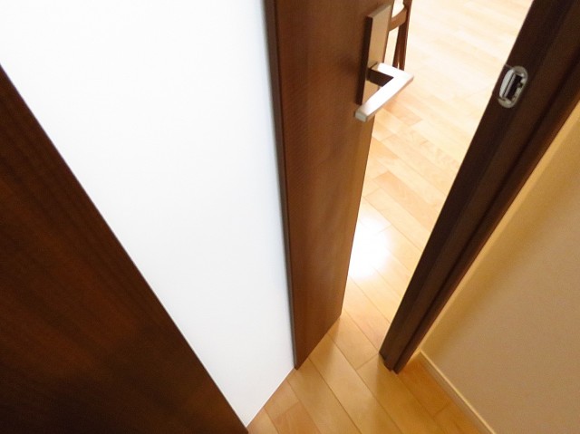 柿の木坂パレス　LDK扉