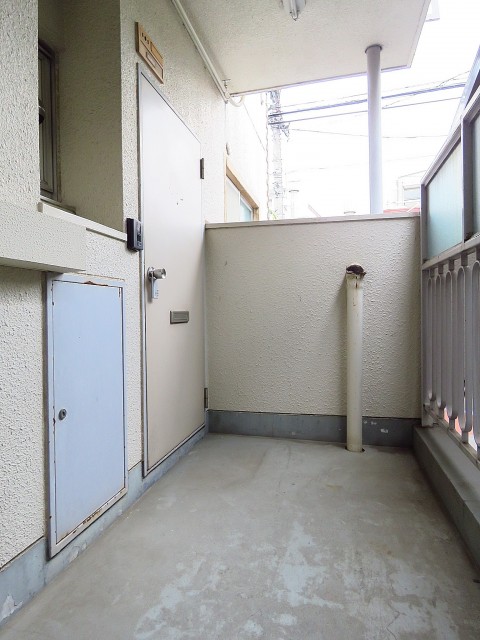 ライオンズマンション桜新町　玄関前