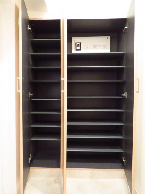 学芸大ハイツ　シューズBOX