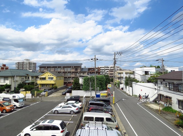 サンライズ弦巻　共用廊下眺望