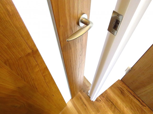 エンゼルハイム馬事公苑　LDK扉