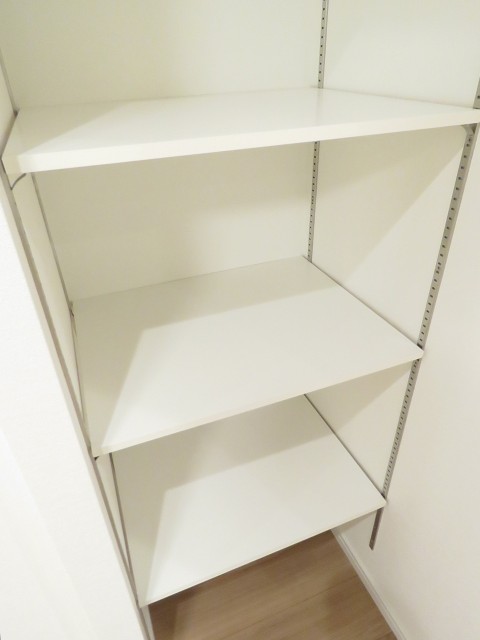 金王アジアマンション　リビング収納