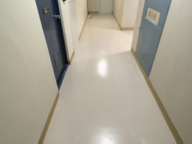 金王アジアマンション　共用廊下