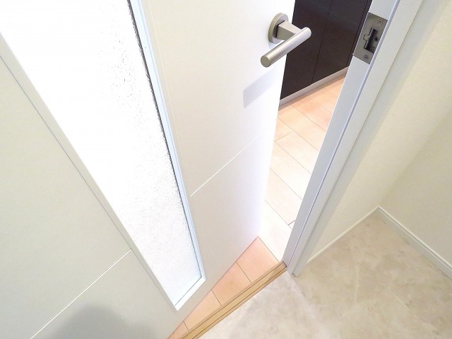 メゾン池尻　LDK扉