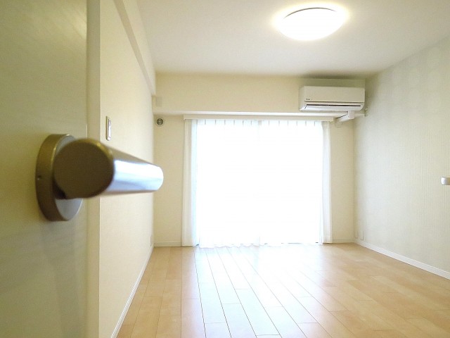 メゾン池尻　LDK約9.8帖