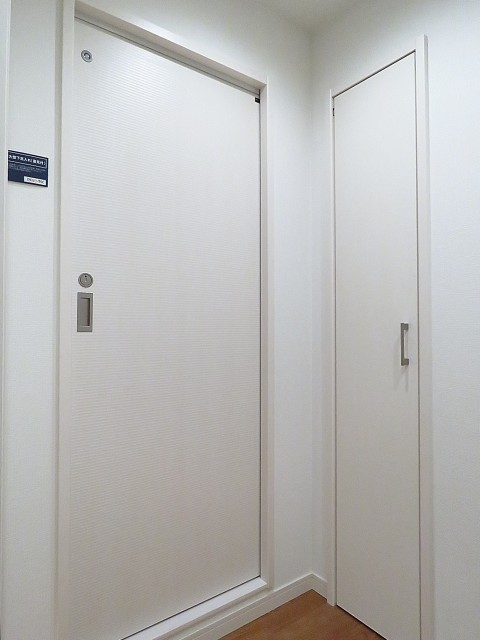 藤和島津山コープ　洗面室扉