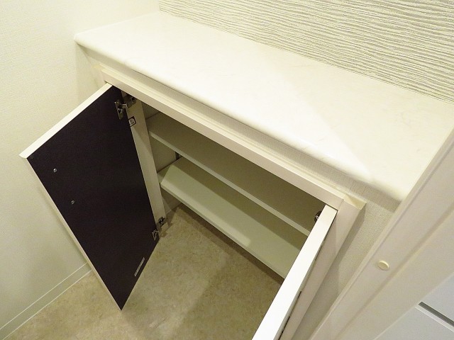 藤和島津山コープ　トイレ収納