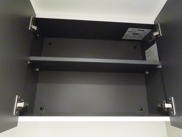 市ヶ谷第3ローヤルコーポ　トイレ収納