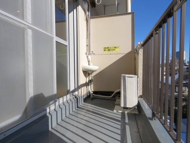 市ヶ谷第3ローヤルコーポ　南側バルコニー