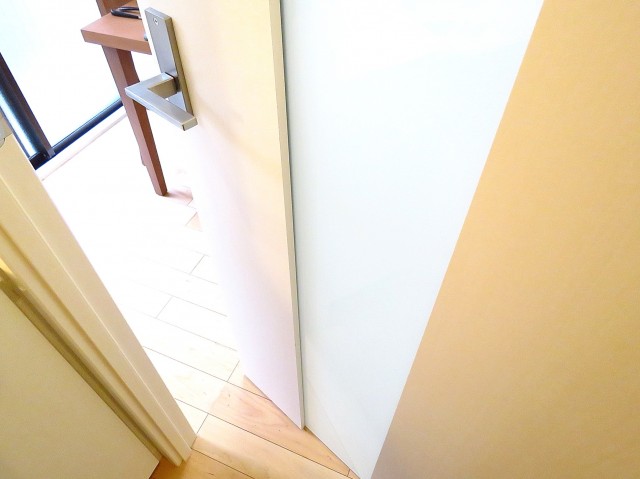 セブンスターマンション東山　ダイニングキッチン扉