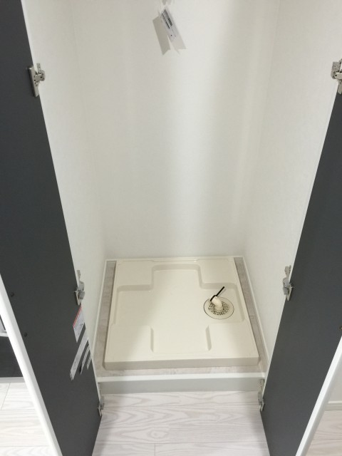 秀和高円寺レジデンス　洗濯機置場