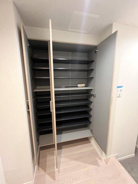 マンション第一明大前 玄関廊下