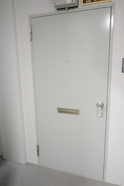 西五反田コープ 玄関