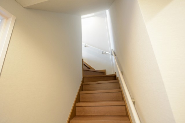 大森山王リハイム 階段