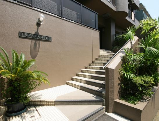 エルアルカサル目黒　エントランス