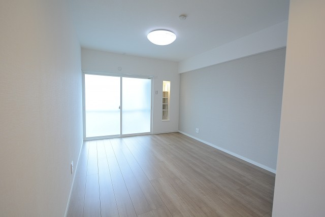 日商岩井南烏山マンション 洋室①