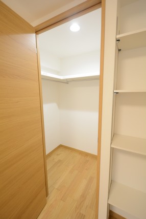 ガーデンハウス 洋室2