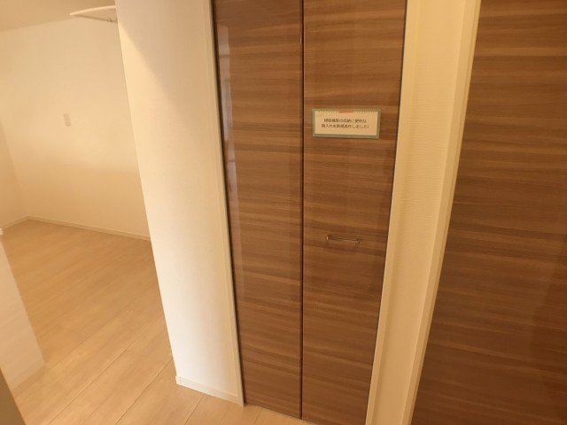 クレセントマンション 物入