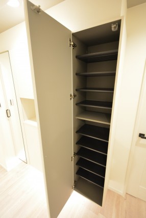 ブロードウェイ 玄関