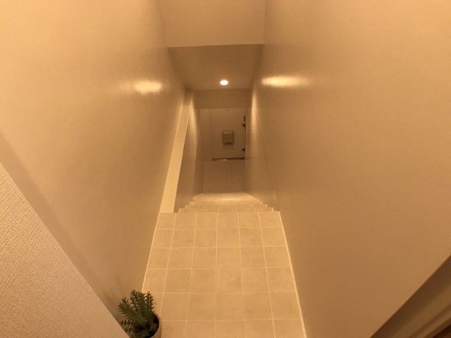 クレセントマンション 玄関