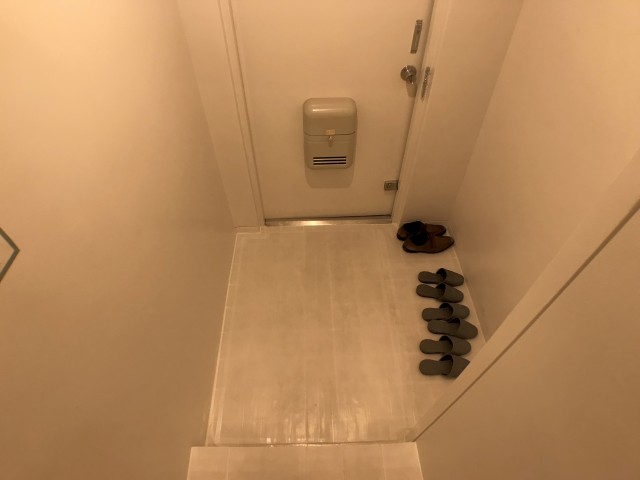 クレセントマンション 玄関