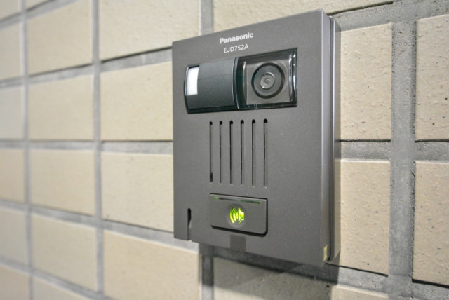 ユニーブル新宿西 玄関