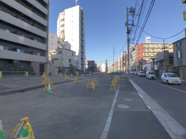 外苑東通り　北向き