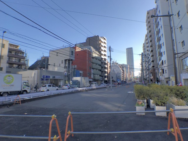 外苑東通り　南向き