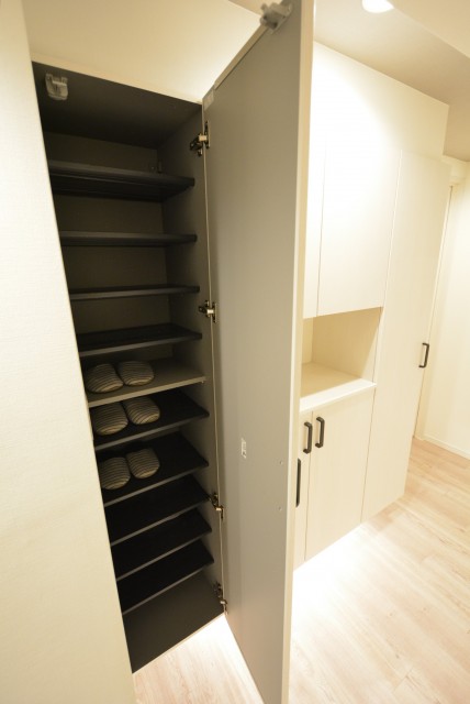 ブロードウェイ 玄関