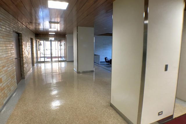 クレセントマンション エントランス