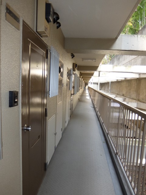 クレール御殿山　共用廊下