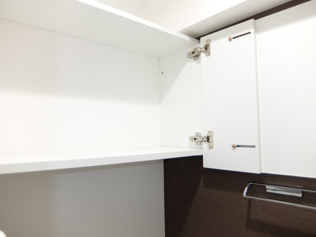 クレール御殿山　トイレ収納