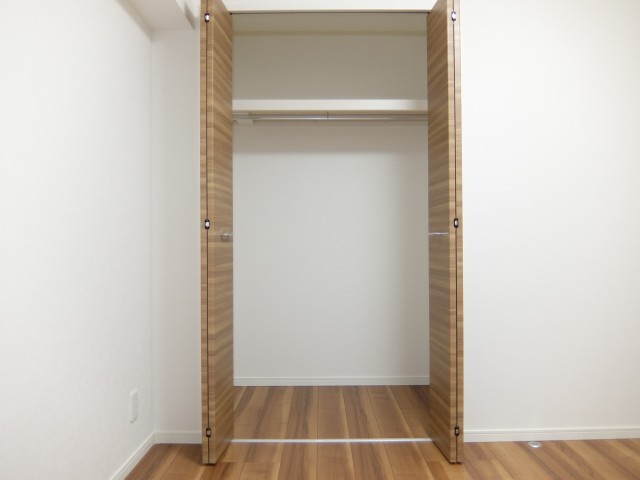 クレール御殿山　洋室収納