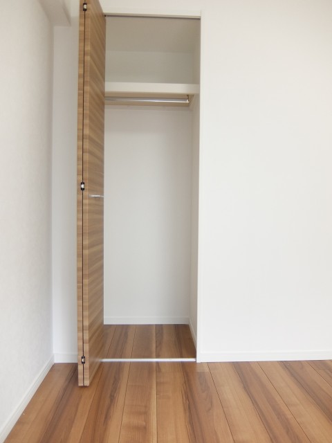 クレール御殿山　洋室収納