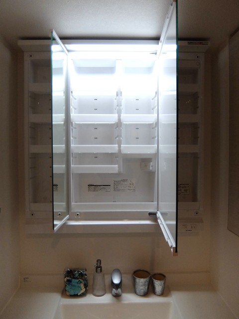 シティハウス東大井　三面鏡