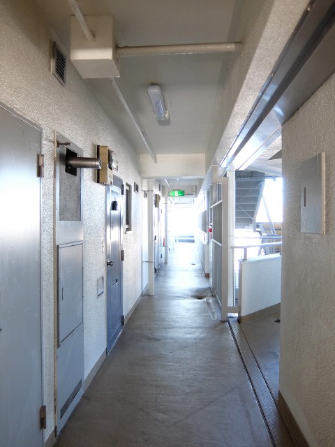 ウエスト経堂マンション　共用廊下