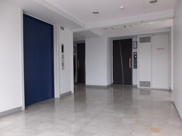 エクサージュ海岸　共用廊下