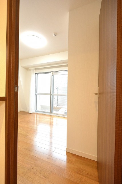 日商岩井豪徳寺マンション　5.1帖洋室