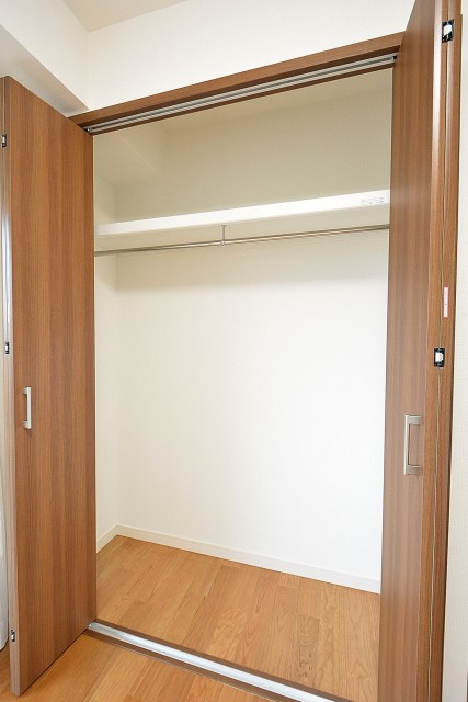 日商岩井豪徳寺マンション　5.1帖洋室クローゼット